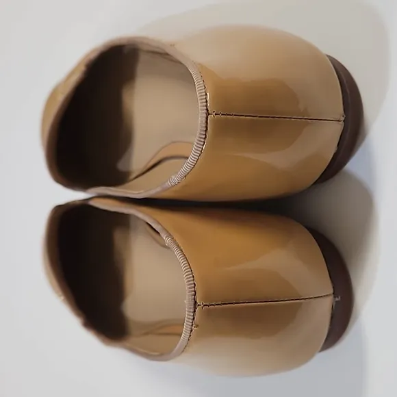 Tory Burch Samantha Smoking patent leather tan/beige loafers women's size 7.5