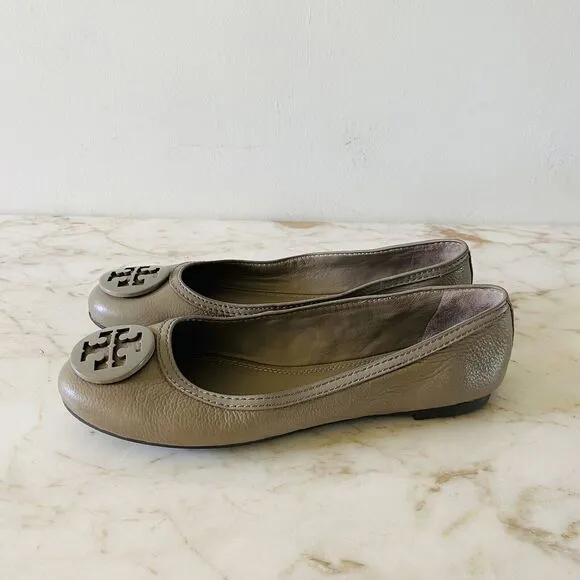 TORY BURCH Tan Gray Leather Ballerina Flats Large Logo - US 7.5