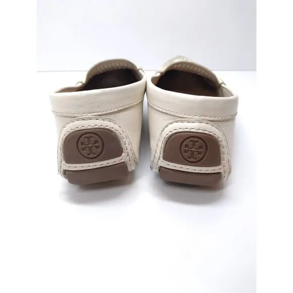 Tory Burch white leather flat loafers Size 5 driving moccasins logo