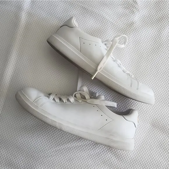 Tory Burch White Leather Sneakers with Low-Top Design some scratch