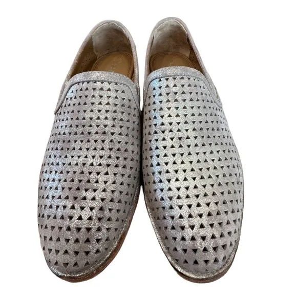 Trask ALI Perforated Platinum Metallic Suede Flats Loafers Shoes Women’s Size 8
