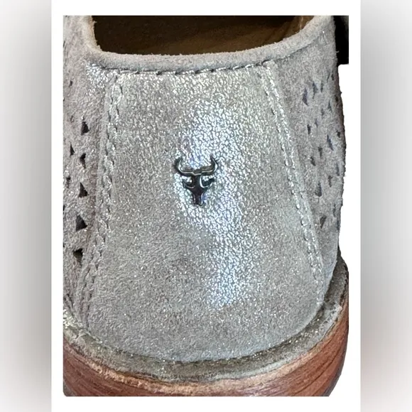 Trask ALI Perforated Platinum Metallic Suede Flats Loafers Shoes Women’s Size 8