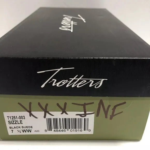 Trotters Women’s Sizzle, Black Slip-On Flats, Size 7.5 WW