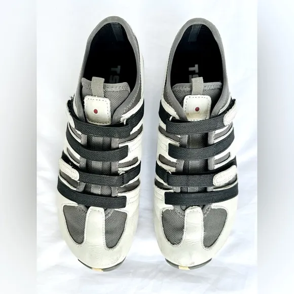 TSUBO white leather grey mesh black accents sneakers. Size US 10 EU 40.