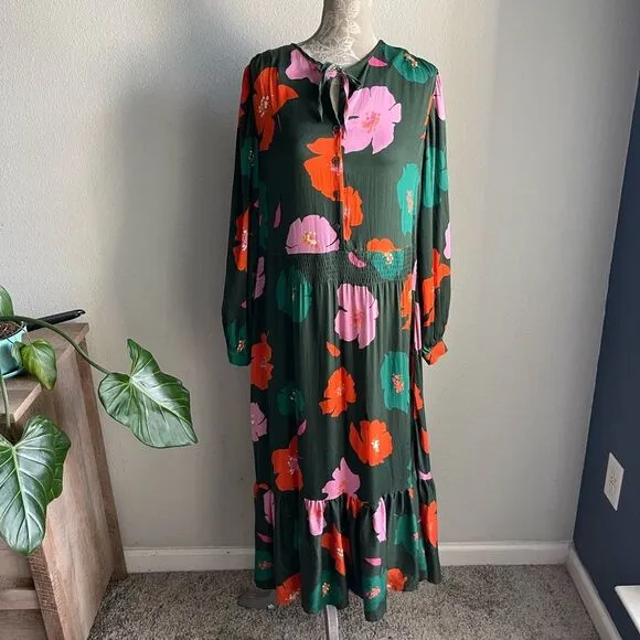 Tucker The Juliette Dress in Evergreen Poppies