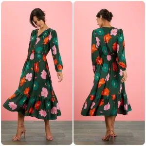Tucker The Juliette Dress in Evergreen Poppies