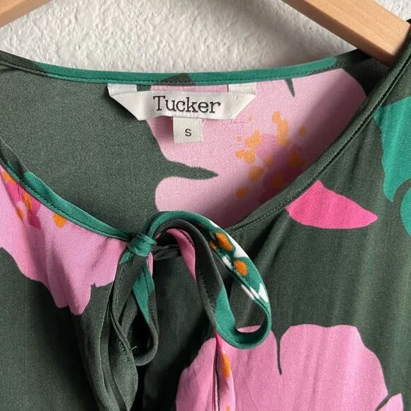 Tucker The Juliette Dress in Evergreen Poppies