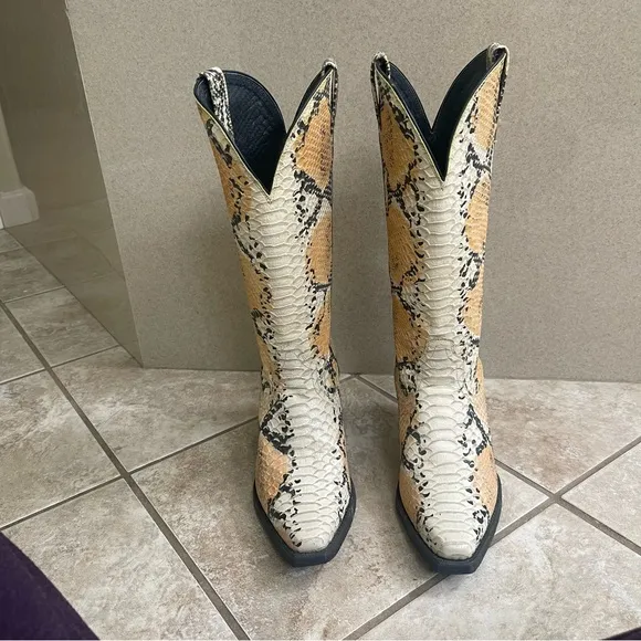 Twisted X Women's Simulated Snake Skin Cowboy Western Boots Size 8B rodeo pullon