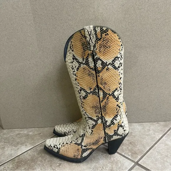 Twisted X Women's Simulated Snake Skin Cowboy Western Boots Size 8B rodeo pullon