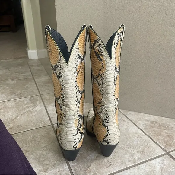 Twisted X Women's Simulated Snake Skin Cowboy Western Boots Size 8B rodeo pullon