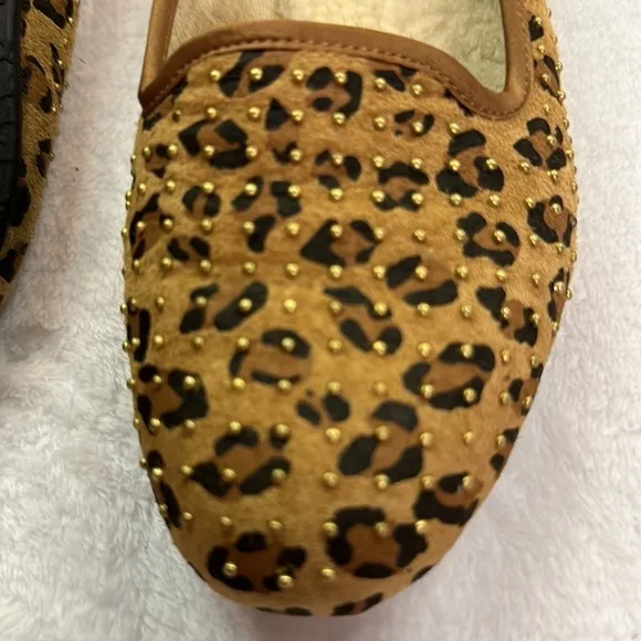 UGG Animal Print w/Grommets Leather Upper Slip-on Flats Size 5.5 Preowned