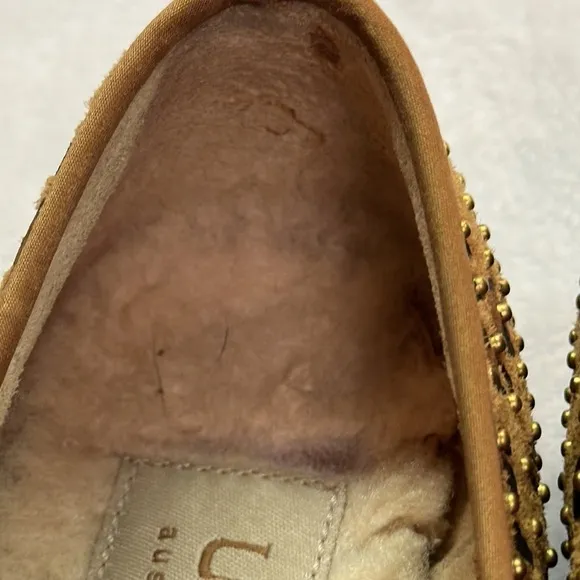 UGG Animal Print w/Grommets Leather Upper Slip-on Flats Size 5.5 Preowned