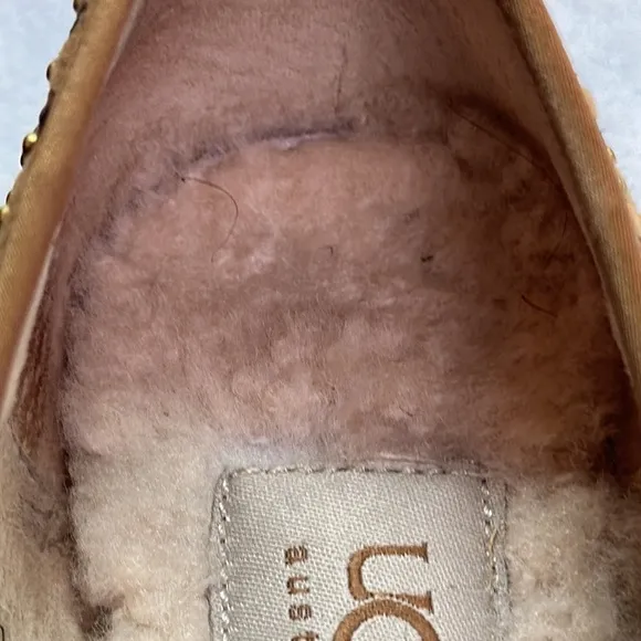 UGG Animal Print w/Grommets Leather Upper Slip-on Flats Size 5.5 Preowned