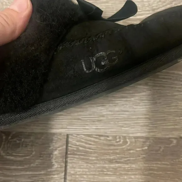 UGG Australia Black Hafnir Bow Slipper Flats Size: US 11