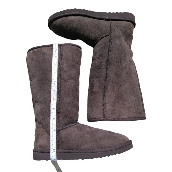Ugg Australia Size 7 Classic Tall Brown Leather Suede Pull On Boots