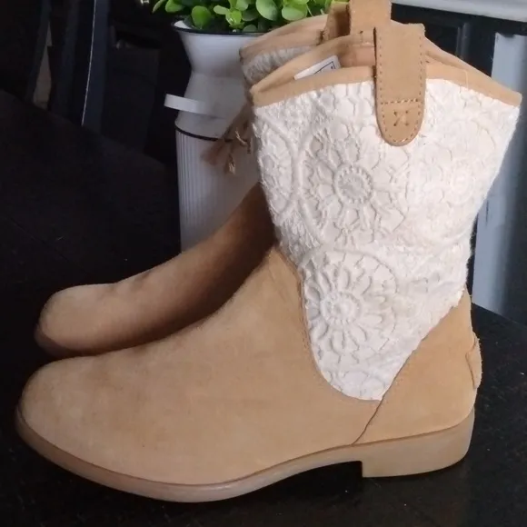 UGG BOOTS GIRLS