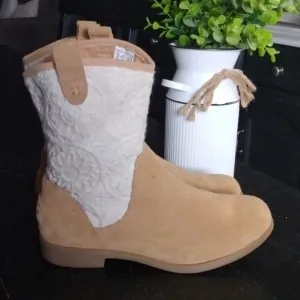 UGG BOOTS GIRLS