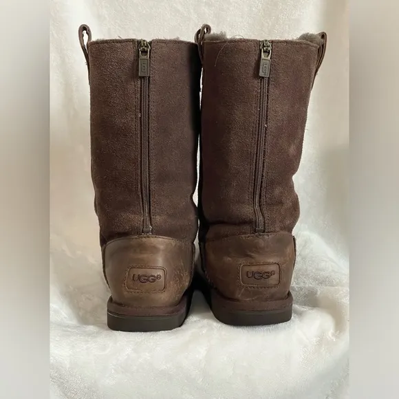 Ugg boots size 5 zip up back brown