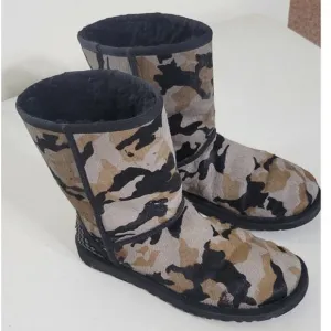 Ugg Boots Womens 8 Rowland Camo Calf Hair Leather Sheepskin Studded Boots RARE