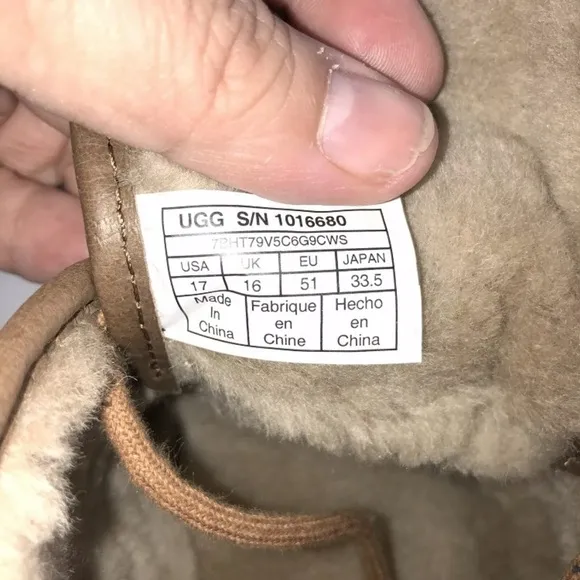 Ugg Chukka Boots new