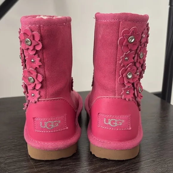 UGG | Classic Short II Petal Pull-On Suede Leather Boots