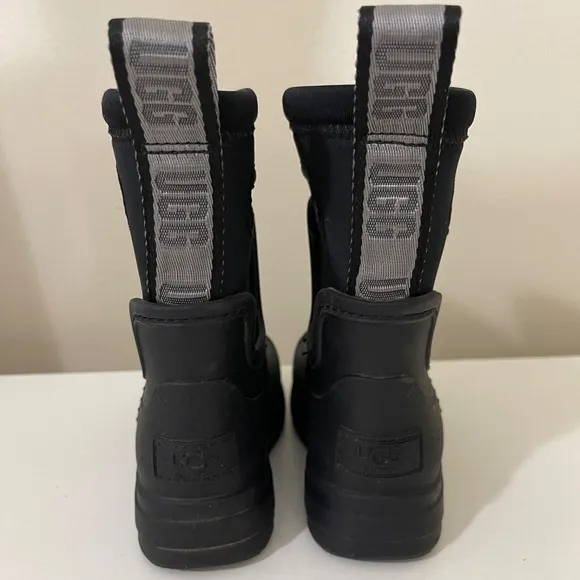 UGG Droplet Mid Rain Boots Kids Size 6 Black Waterproof Pull On 1143783T