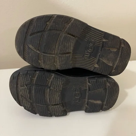 UGG Droplet Mid Rain Boots Kids Size 6 Black Waterproof Pull On 1143783T