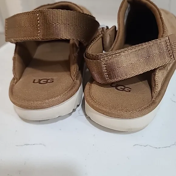 UGG Goldenstar Clog Chestnut Suede Shoes 1159770K Kids/Youth SZ 6 Brown Slipper