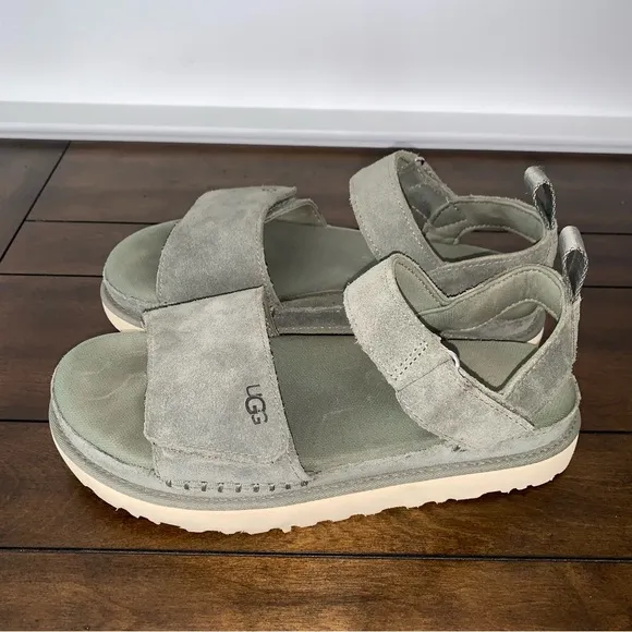 UGG Goldenstar Platform Sandals Suede Green Strap Closure EUC 🚨