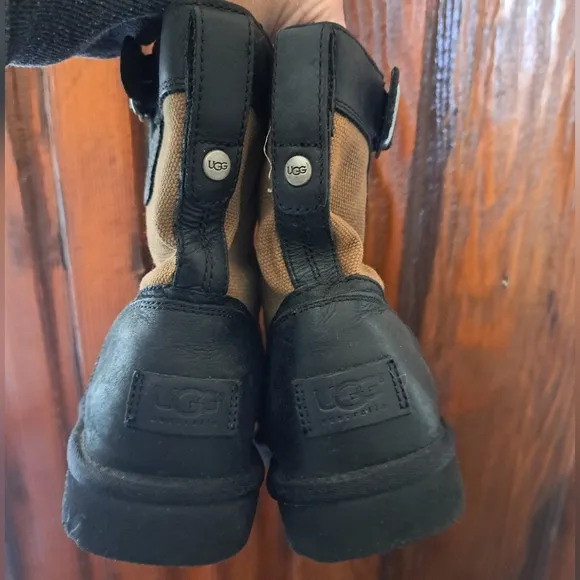 Ugg K Locke Boots Big Kids Size 4