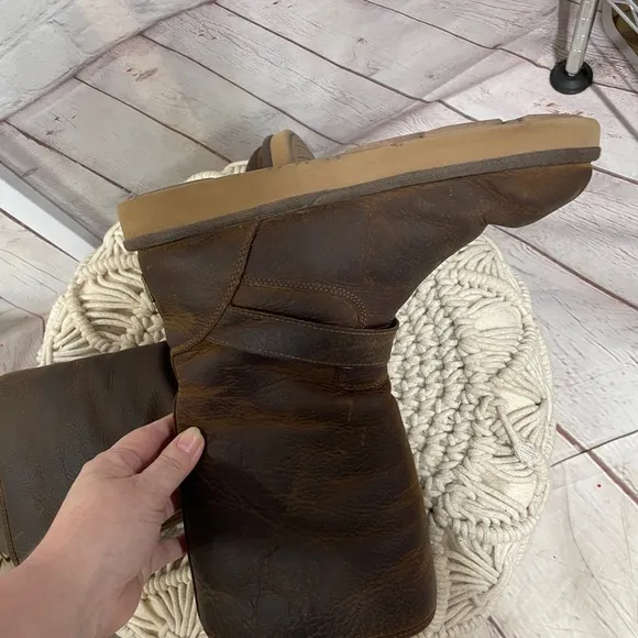 UGG Kensington Brown Leather Lined Biker Size 8 pull on Boots