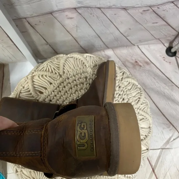 UGG Kensington Brown Leather Lined Biker Size 8 pull on Boots