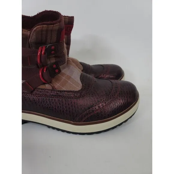 Ugg Marrais Womens Boots Size 9 Leather Blend Pull On Duck Boots