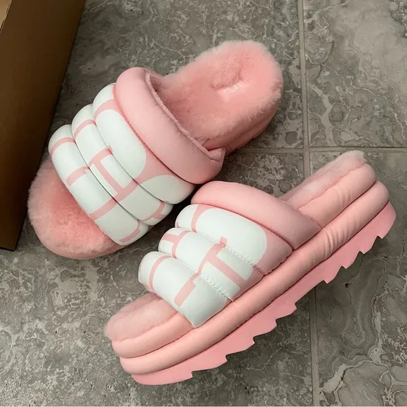 UGG Maxi Logo Slide Platform Sandals Size 10M New in Box