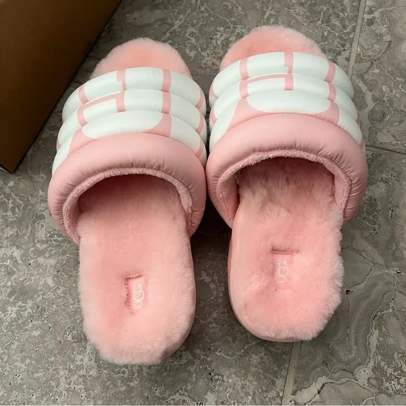 UGG Maxi Logo Slide Platform Sandals Size 10M New in Box