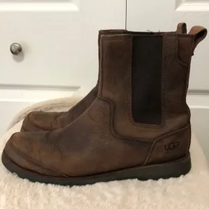 UGG Men’s Ankle Brown Leather Pull On Boots, Size 8.5, Rubber Sole