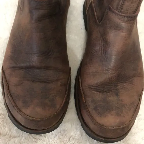 UGG Men’s Ankle Brown Leather Pull On Boots, Size 8.5, Rubber Sole