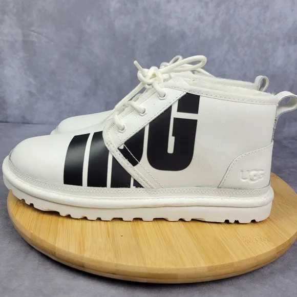UGG Men’s Neumel Chopd White Leather Chukka Boots size 9