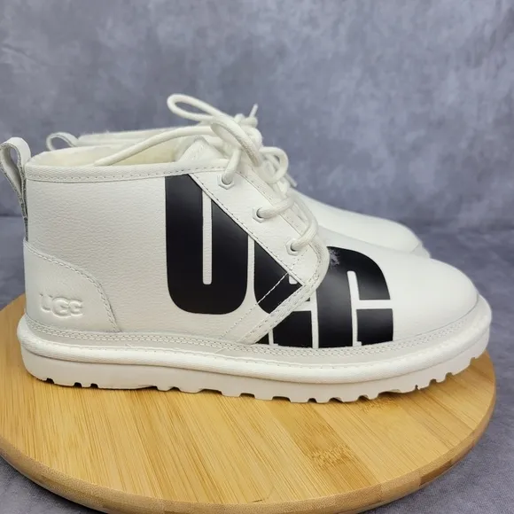 UGG Men’s Neumel Chopd White Leather Chukka Boots size 9