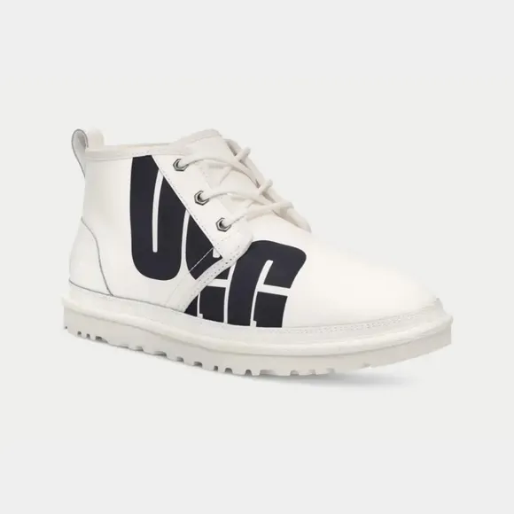 UGG Men’s Neumel Chopd White Leather Chukka Boots size 9
