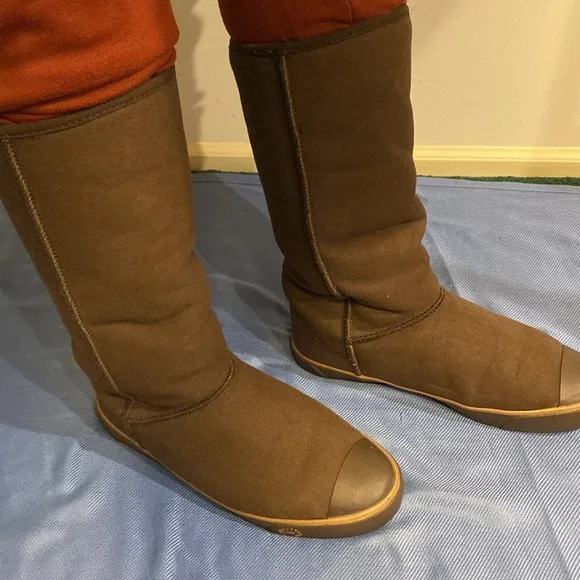 UGG new sheepskin brown leather tall pull on boots size 9.
