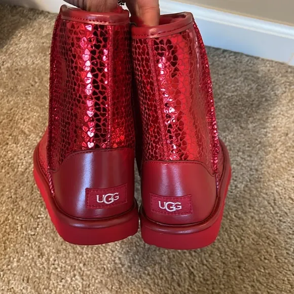 Ugg red heart boots kids shoe pull on size 10 toddler 5 big girls metallic