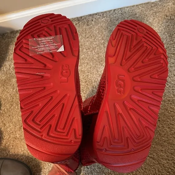 Ugg red heart boots kids shoe pull on size 10 toddler 5 big girls metallic