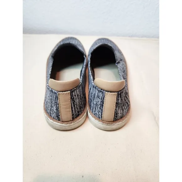 UGG Sammy Slip-On Knit Shoes Gray Beige Size 7.5  Flats Comfort Casual