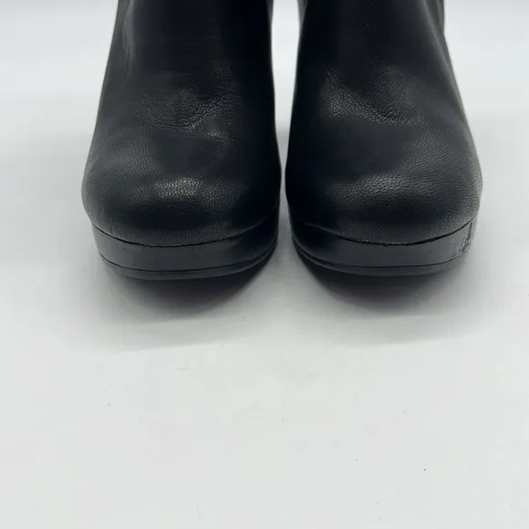 UGG women US 6.5 Style 1005645 Black leather heeled boots OLIVIA midi boot wrap