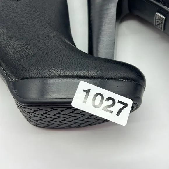 UGG women US 6.5 Style 1005645 Black leather heeled boots OLIVIA midi boot wrap
