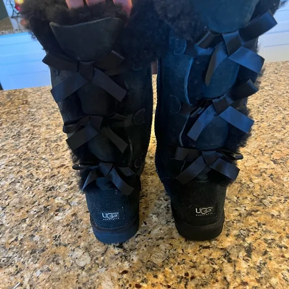 UGG Women’s Bailey Bow Tall II Black Suede Boots Size 7