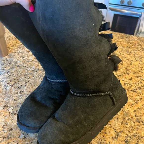 UGG Women’s Bailey Bow Tall II Black Suede Boots Size 7