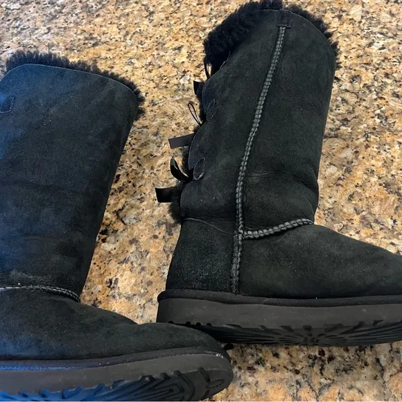 UGG Women’s Bailey Bow Tall II Black Suede Boots Size 7