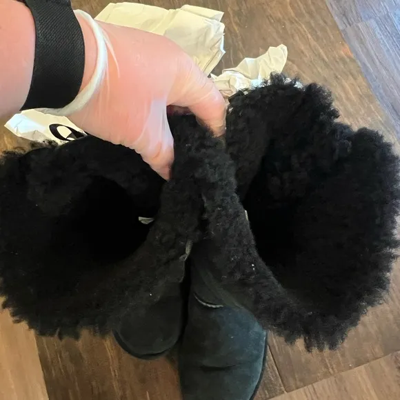 UGG Women’s Bailey Bow Tall II Black Suede Boots Size 7